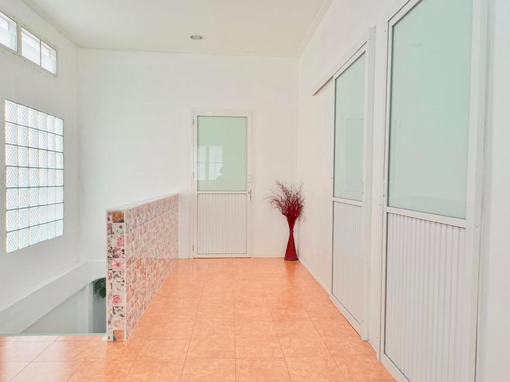 Getaway - 4 Bedroom,6 Beds And 5 Bathroom Banguecoque