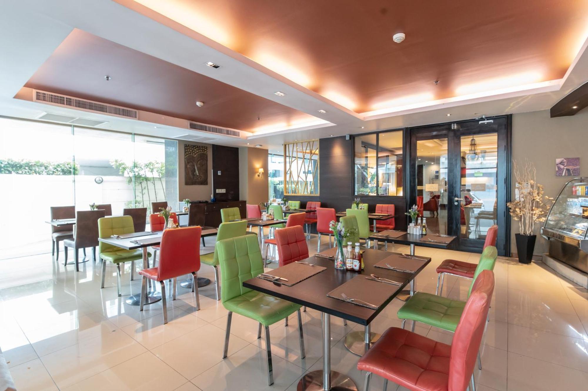 Admiral Premier Hotel 4*