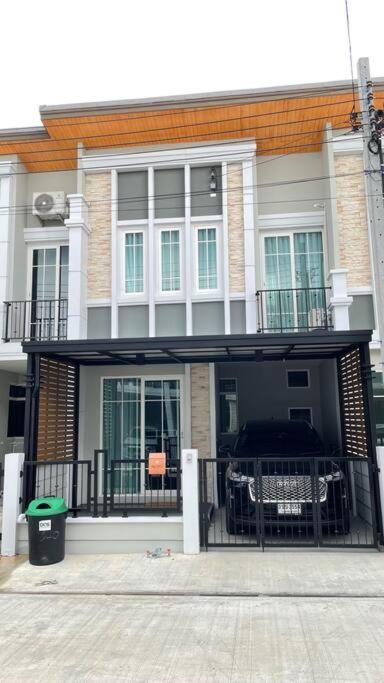 Thai Homey Minimal Style * Bangkok