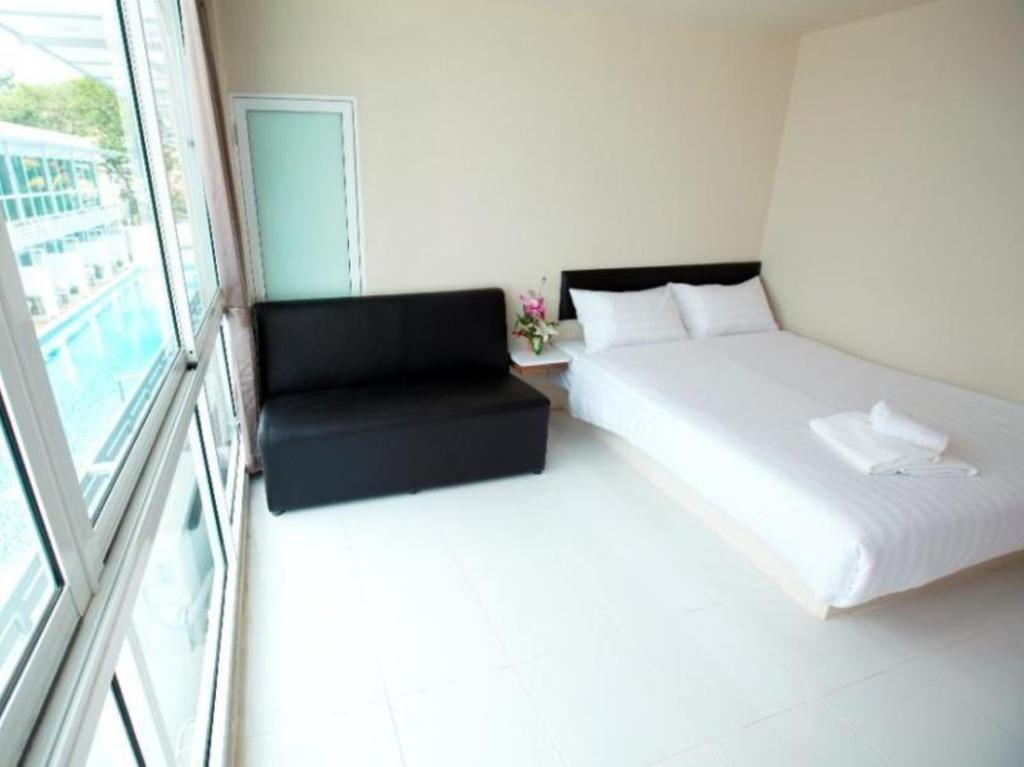 Hostel Pool @ Donmueang Bangkok