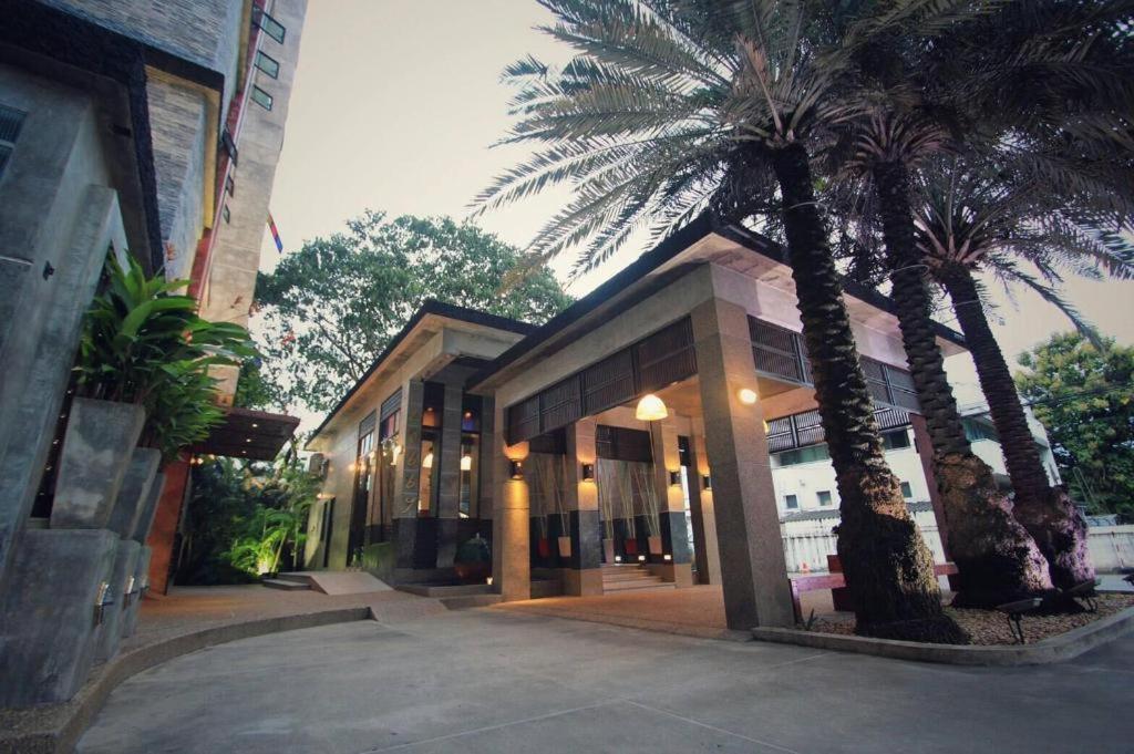 Pak Ping Ing Tang Boutique