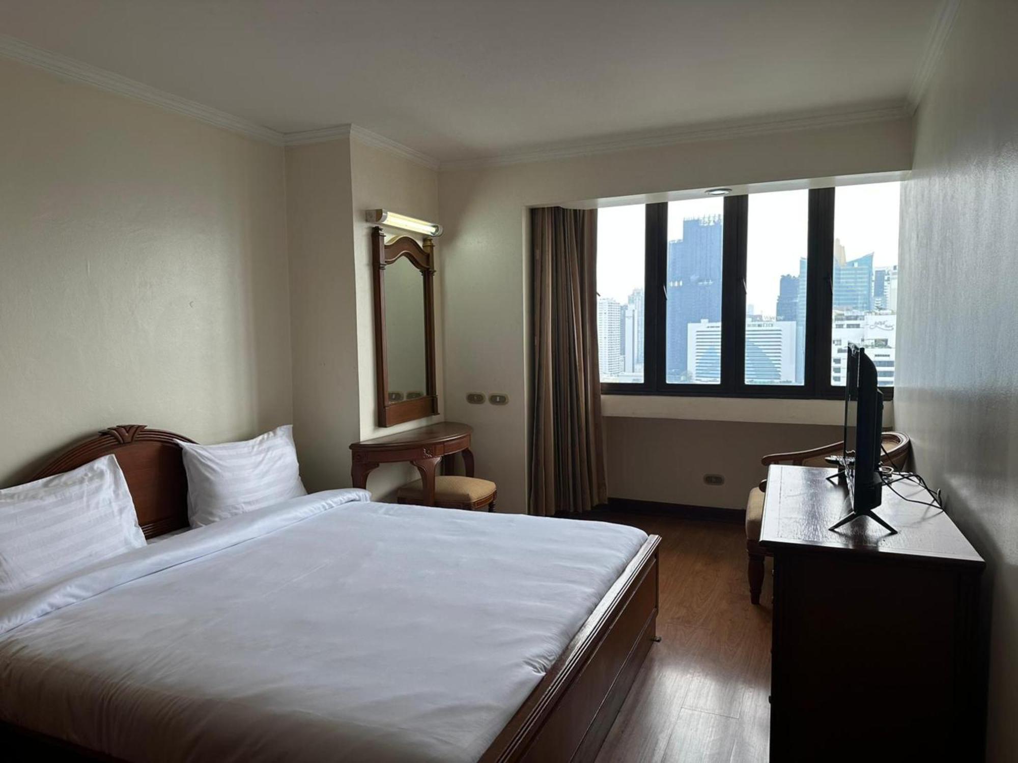 Hotel Omni Tower Sukhumvit Nana Direct
