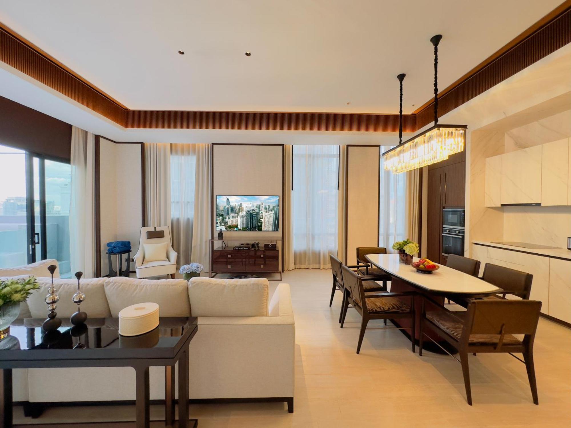 Silq & 5* Bangkok