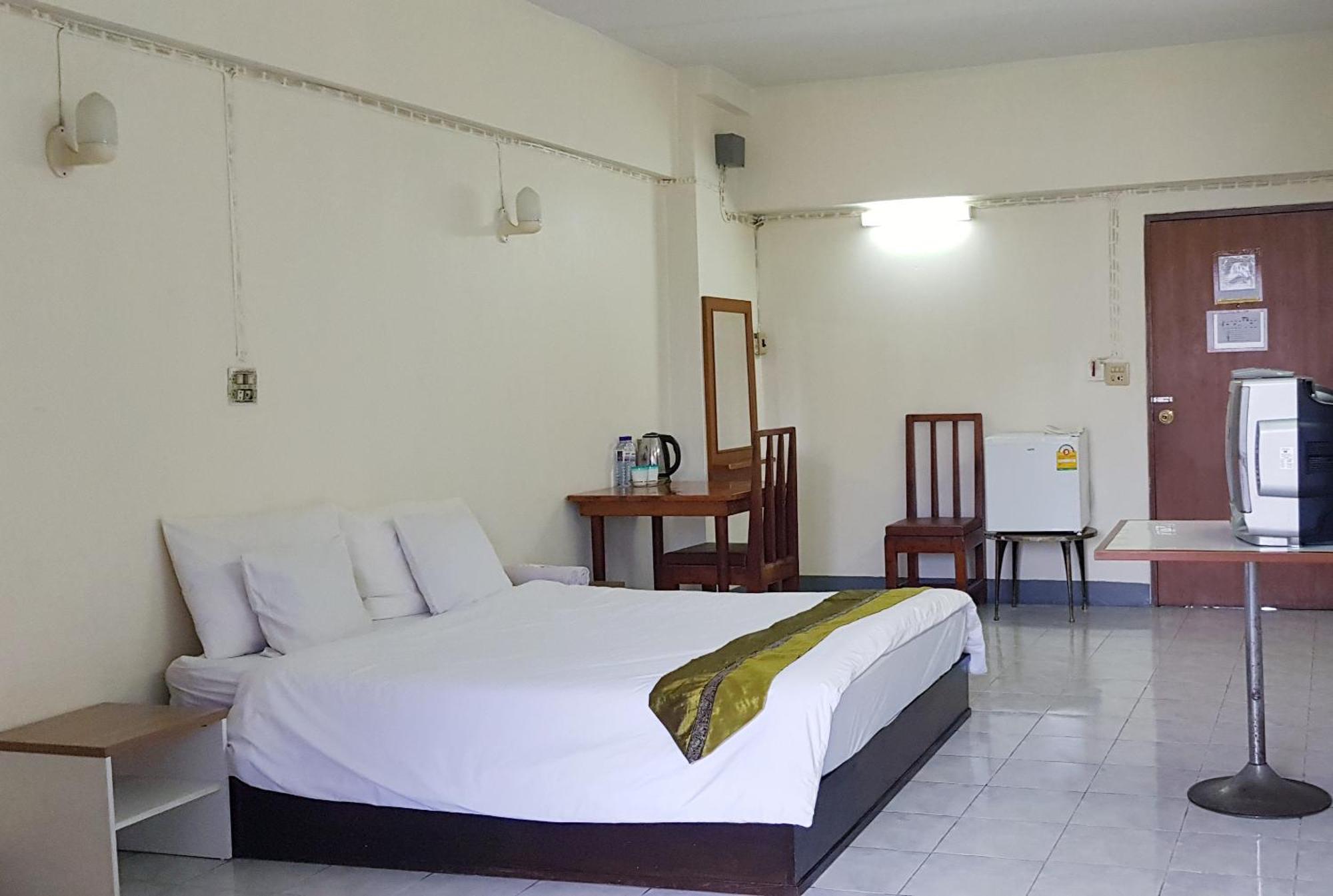 โรงแรมวินบางนา Win Bangna 3* Bangkok