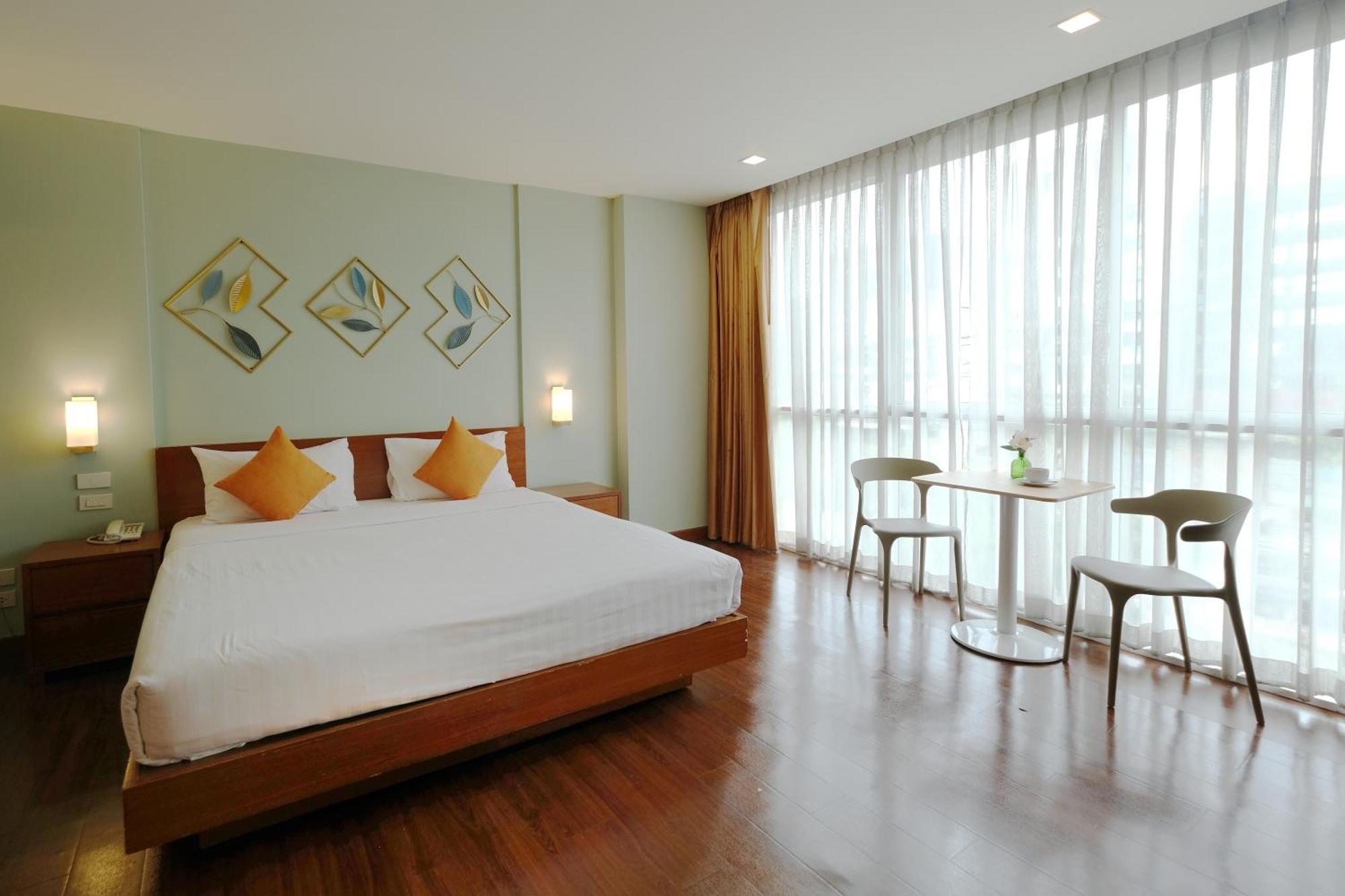Khách sạn Lantana 3*
