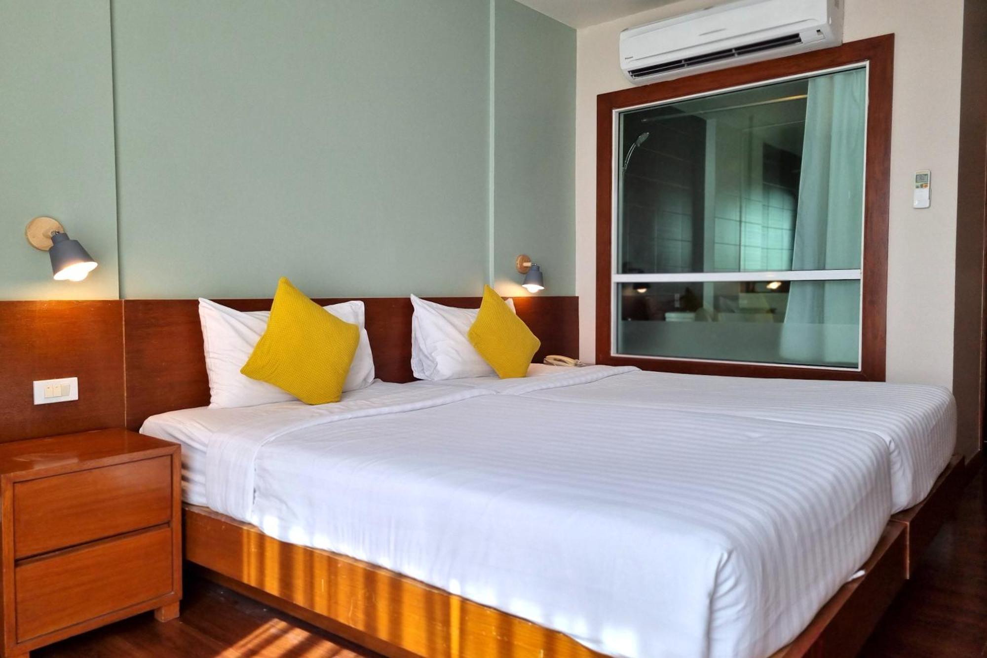 Khách sạn Lantana