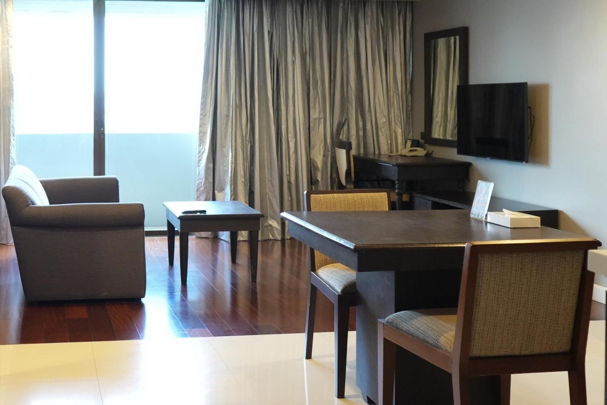 Royal Hotel