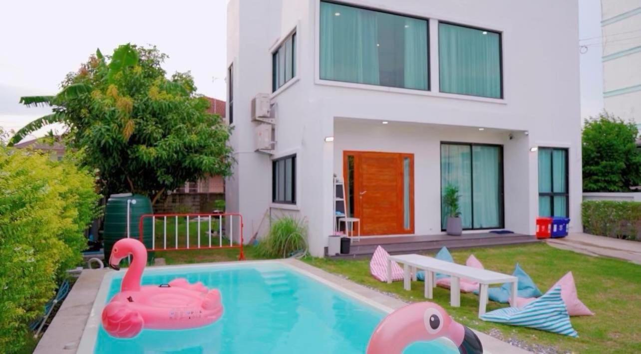 Villa Pool 103 *