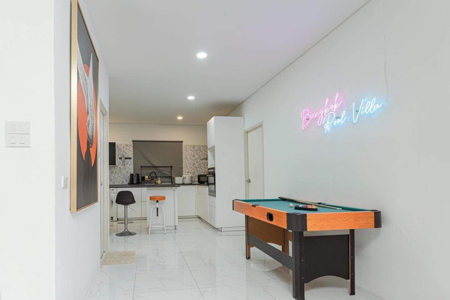Villa Pool 103 *