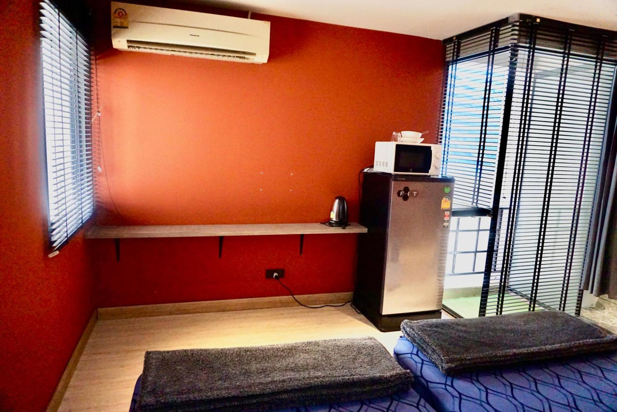 Hash Silom Soi 3 - Hip And Funky With Rooftop View Pangsapuri