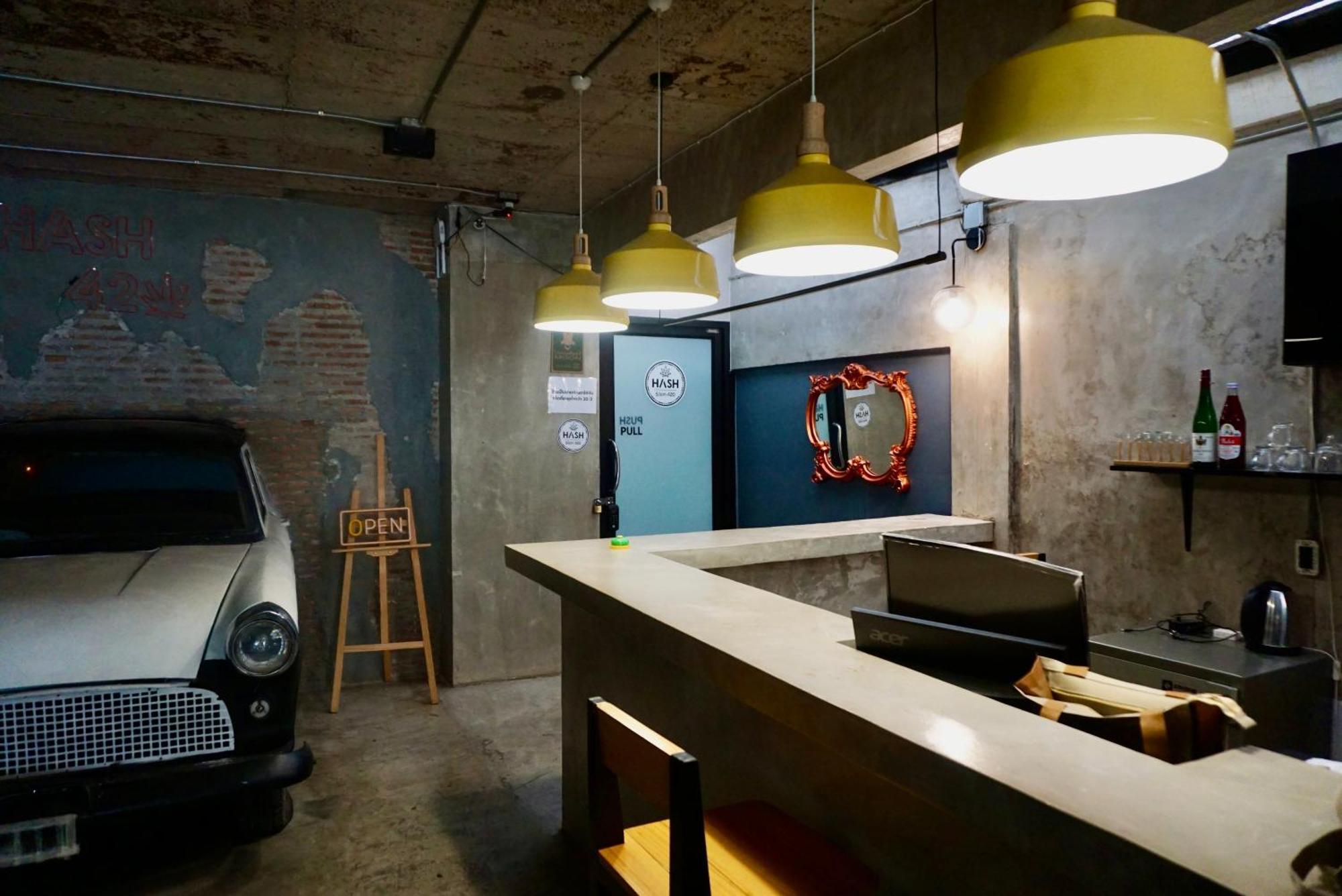 Hash Silom Soi 3 - Hip And Funky With Rooftop View Pangsapuri *