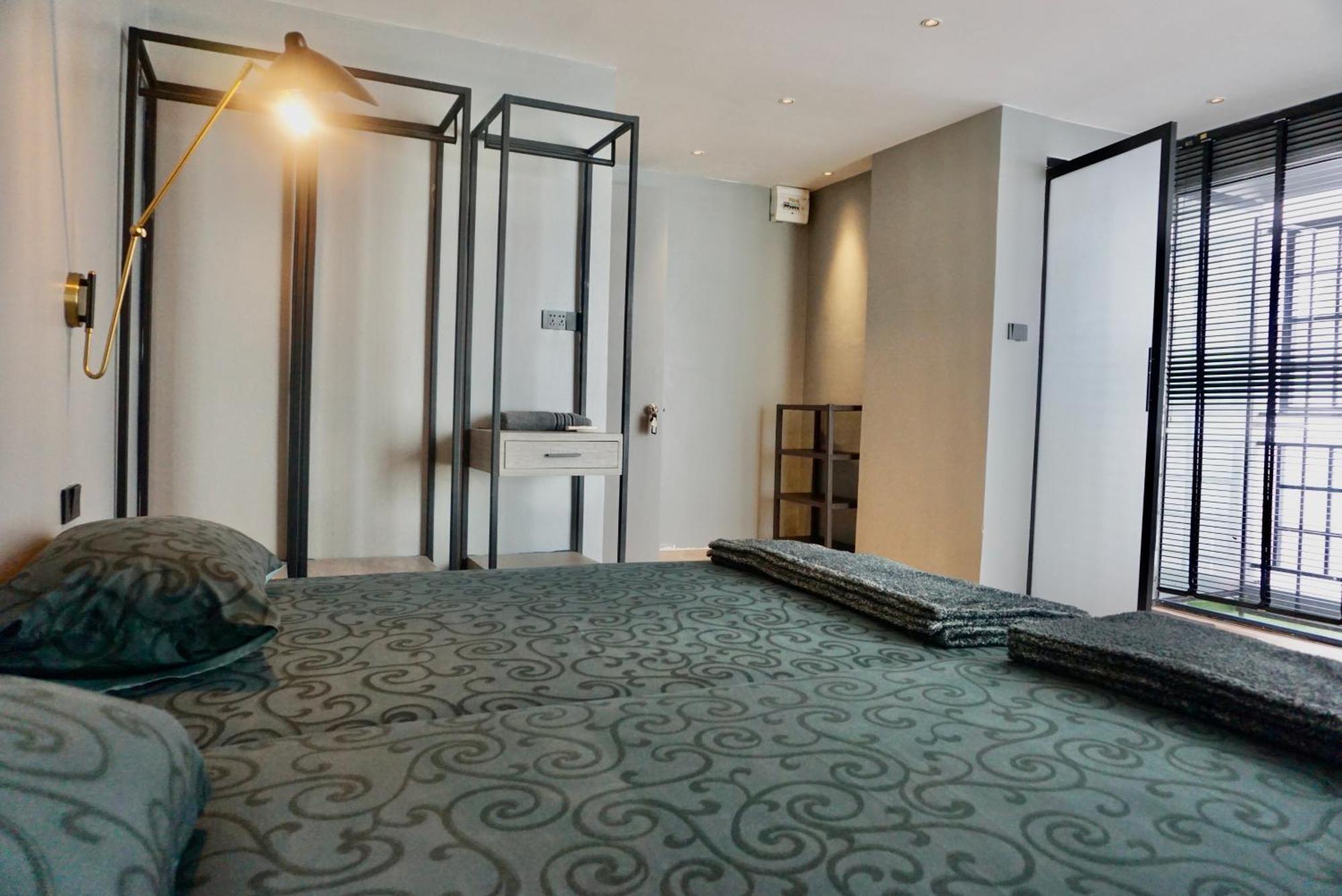 Hash Silom Soi 3 - Hip And Funky With Rooftop View Pangsapuri *