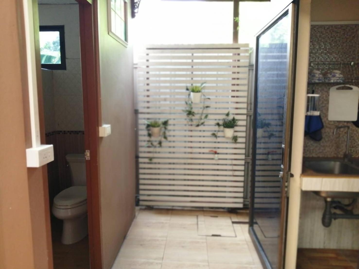 Baan Chay Sala, 2 Bedrooms House Near Airport Holiday home