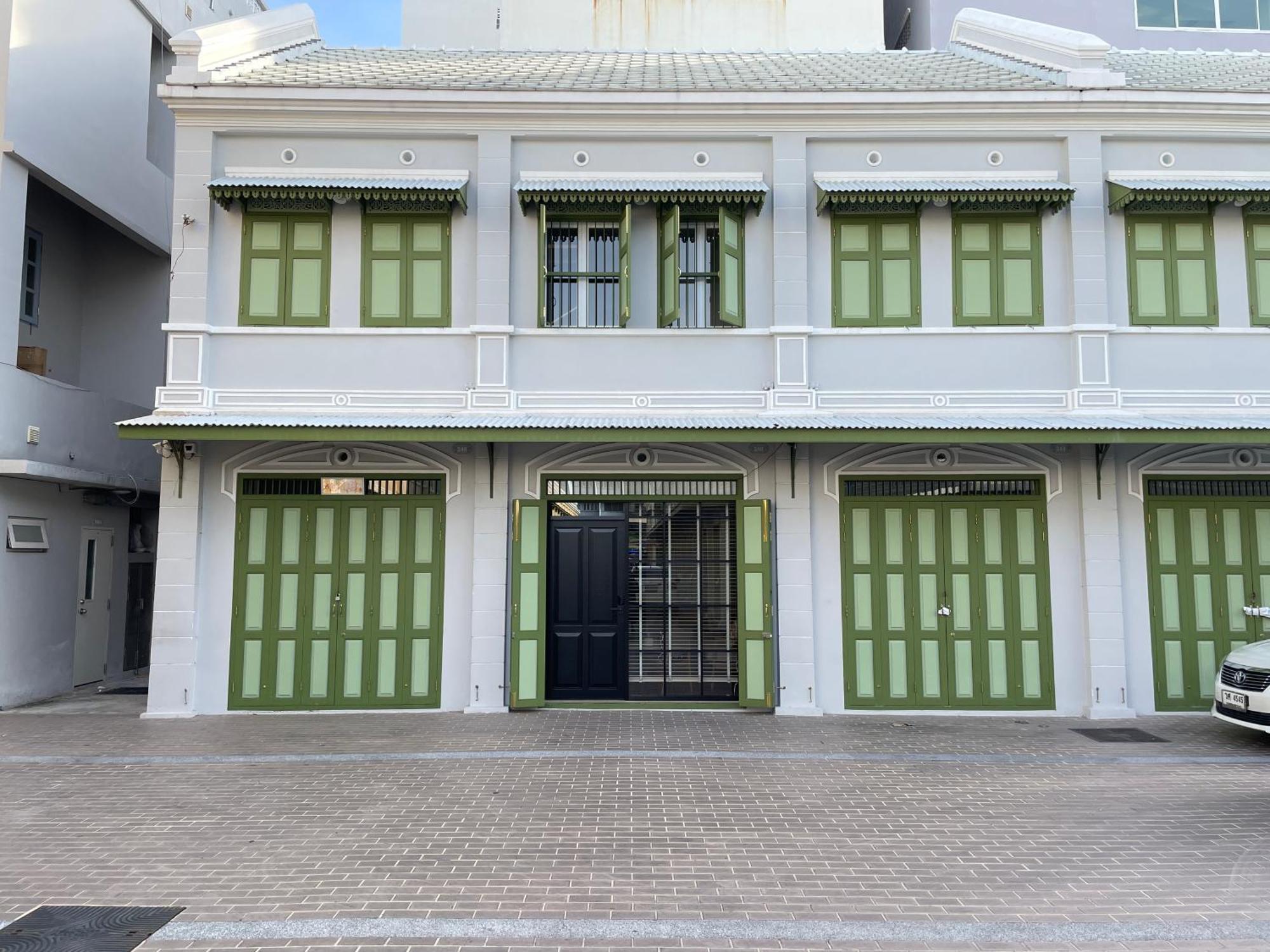 Urban Escape House - China Town Bangkok