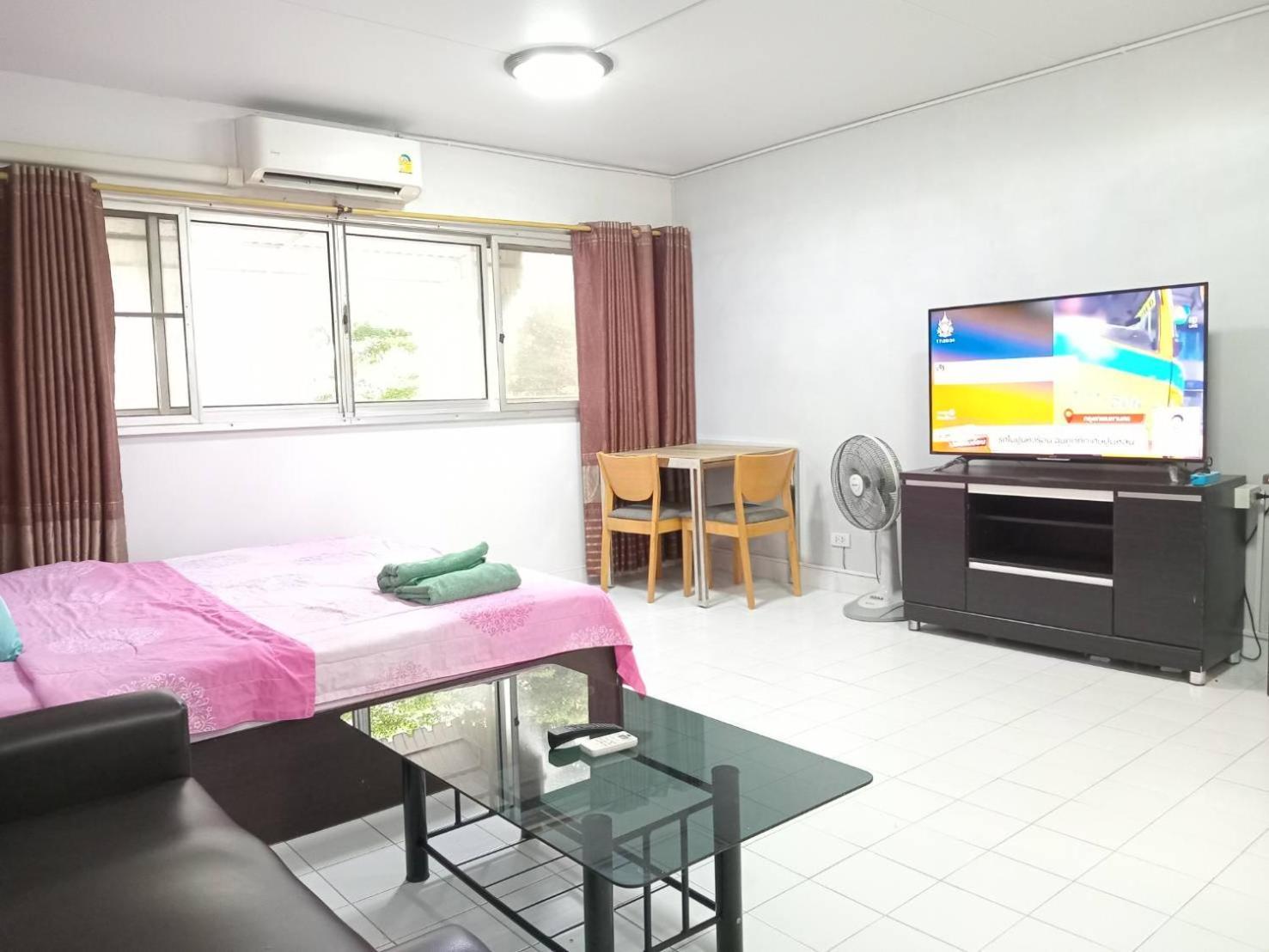 Apartment C5 *