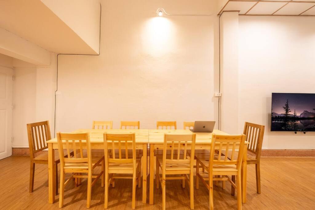 Appartement 5-br With 6mins Walk To Mrt Rama 9 Bangkok