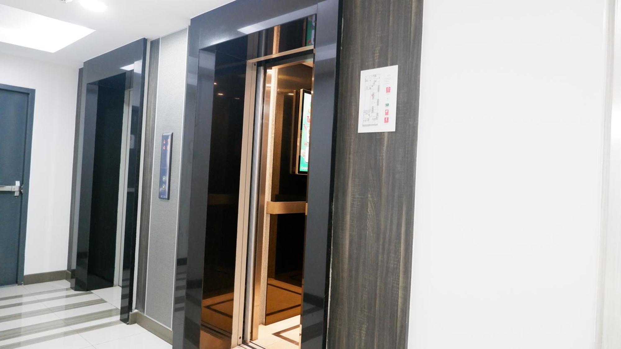 18 Aparthotel 4*