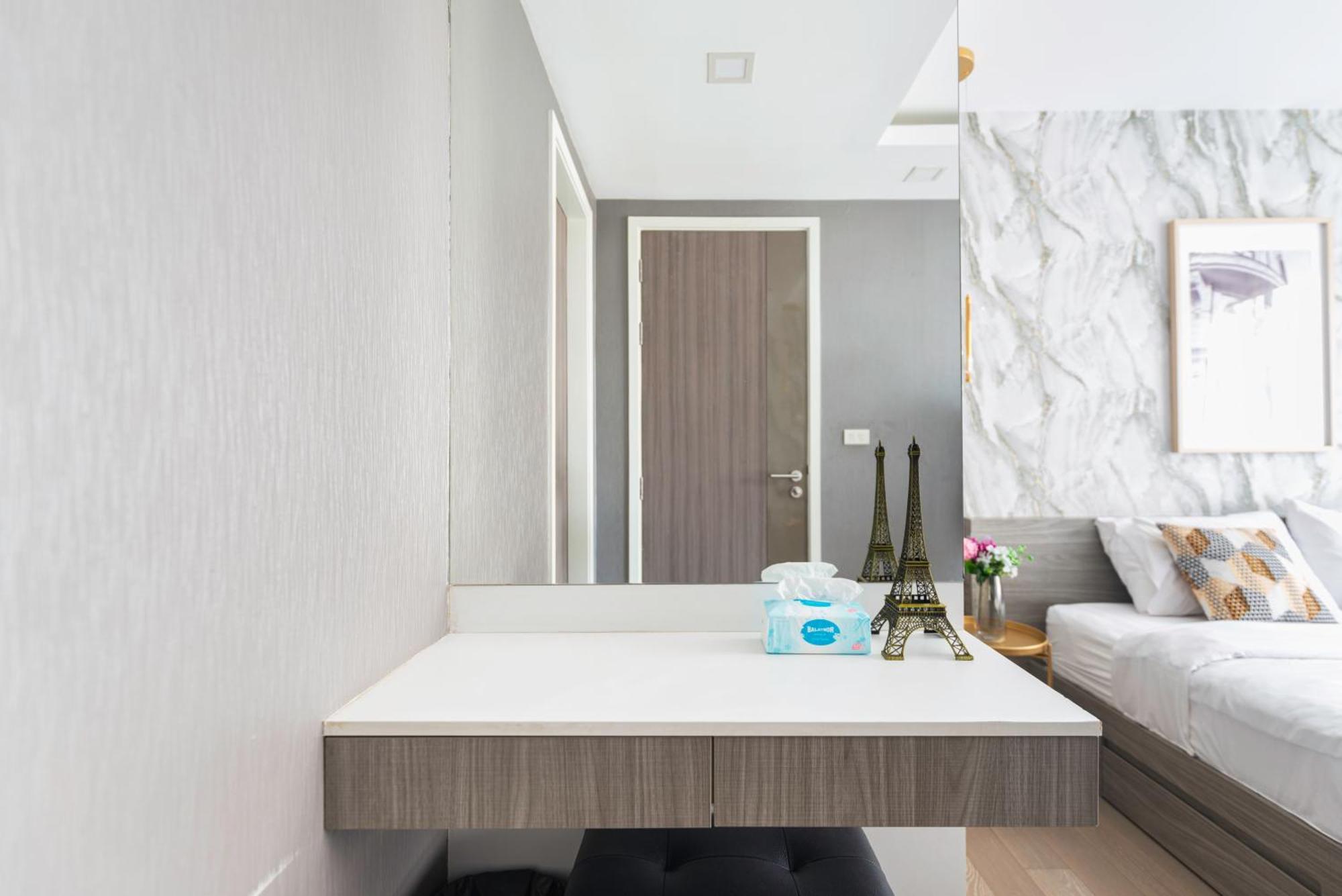 Appartamento Dazzle Sukhumvit 7 By Lefoyer Bangkok