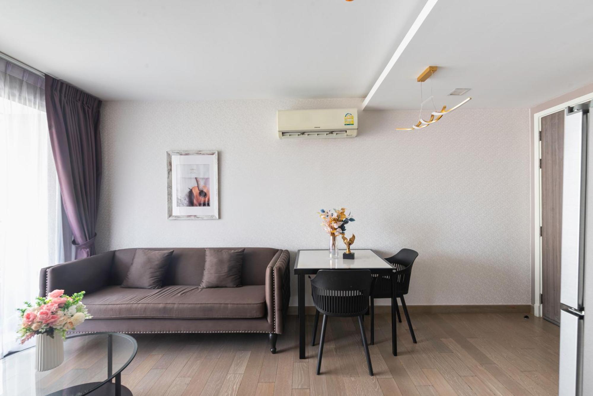 Dazzle Sukhumvit 7 By Lefoyer Appartamento Bangkok
