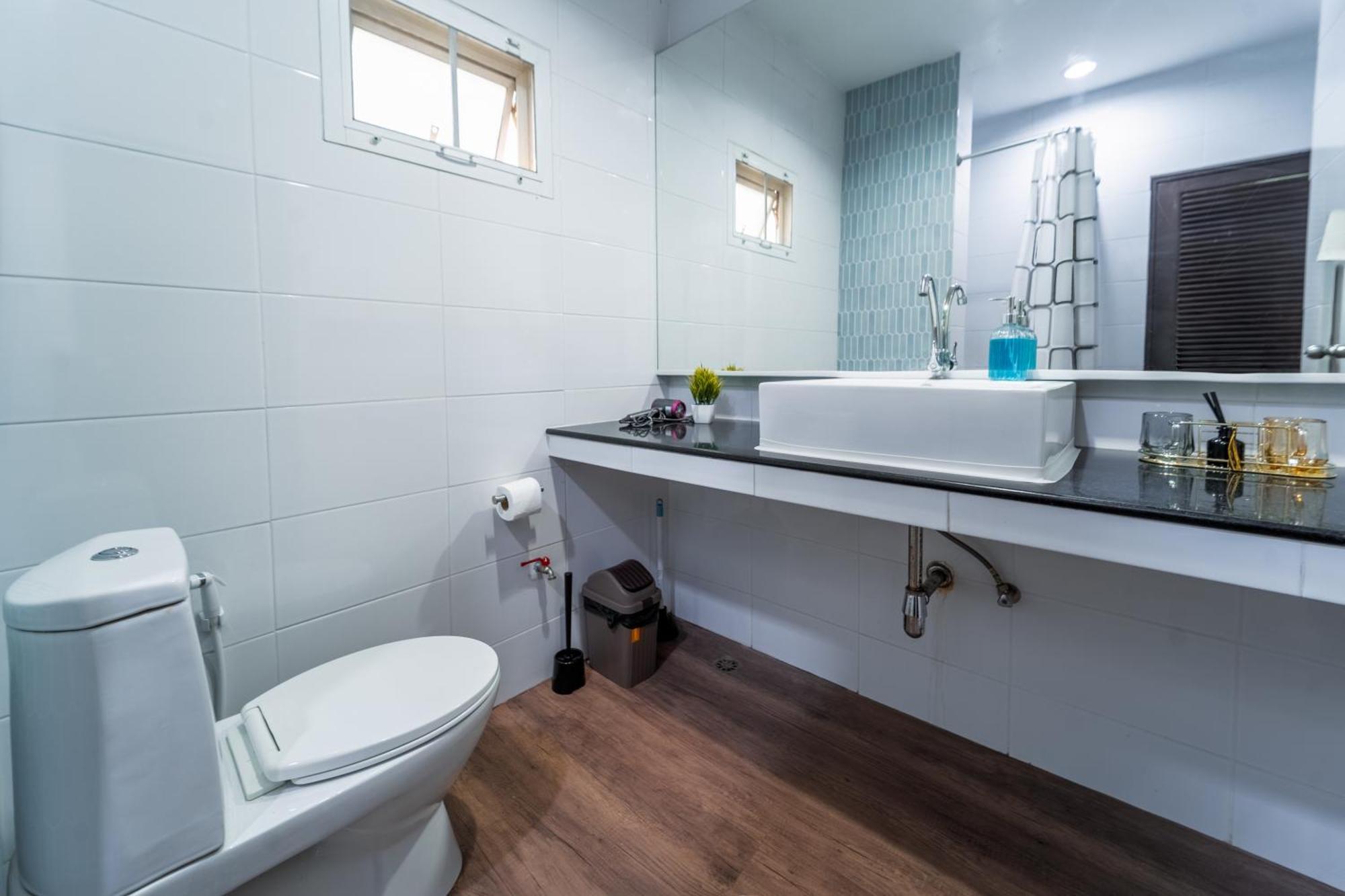 5 Star Spacious & Bright 4br House With Cinema Holiday home Bangkok