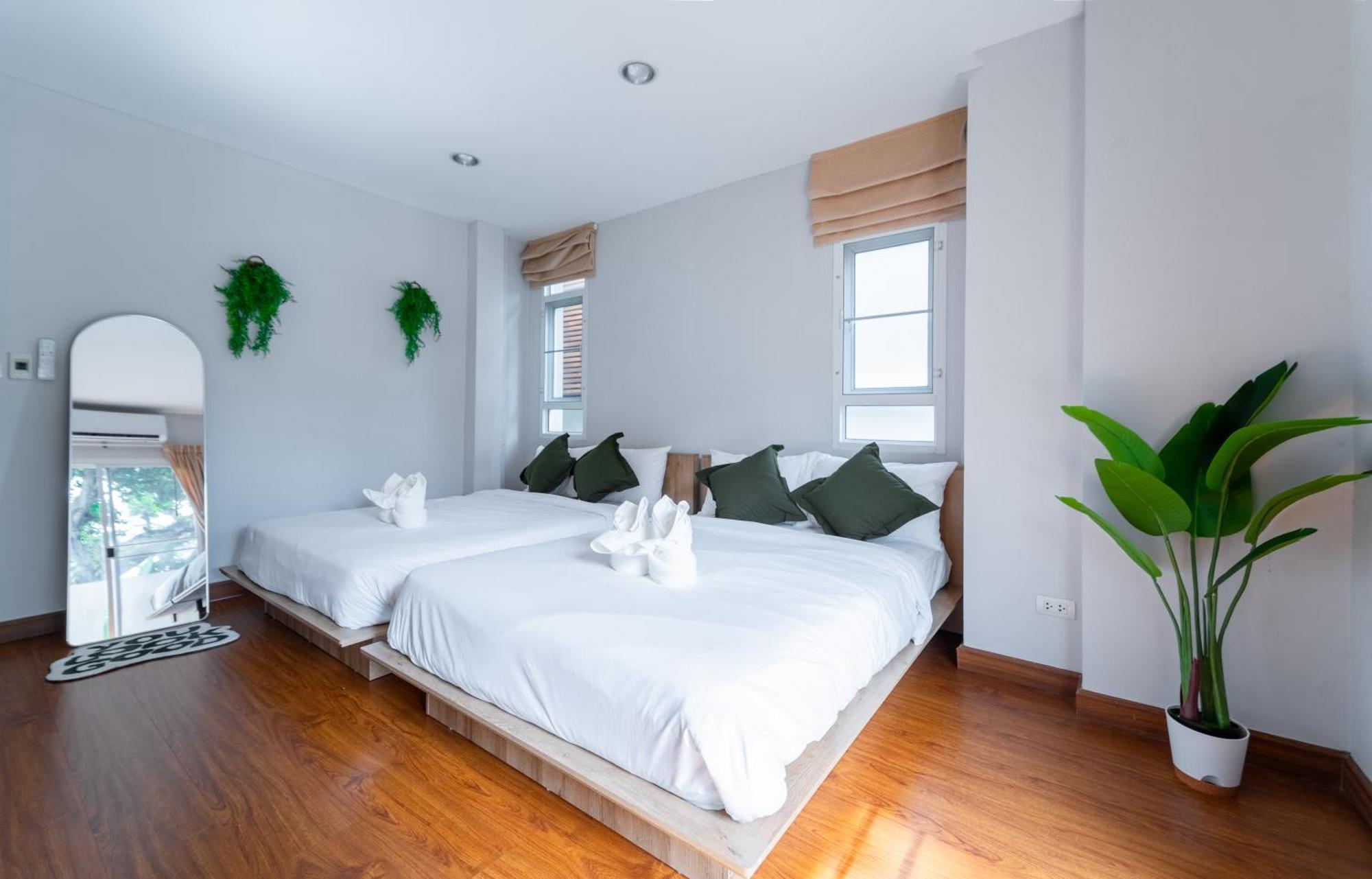 5 Star Spacious & Bright 4br House With Cinema Holiday home Bangkok