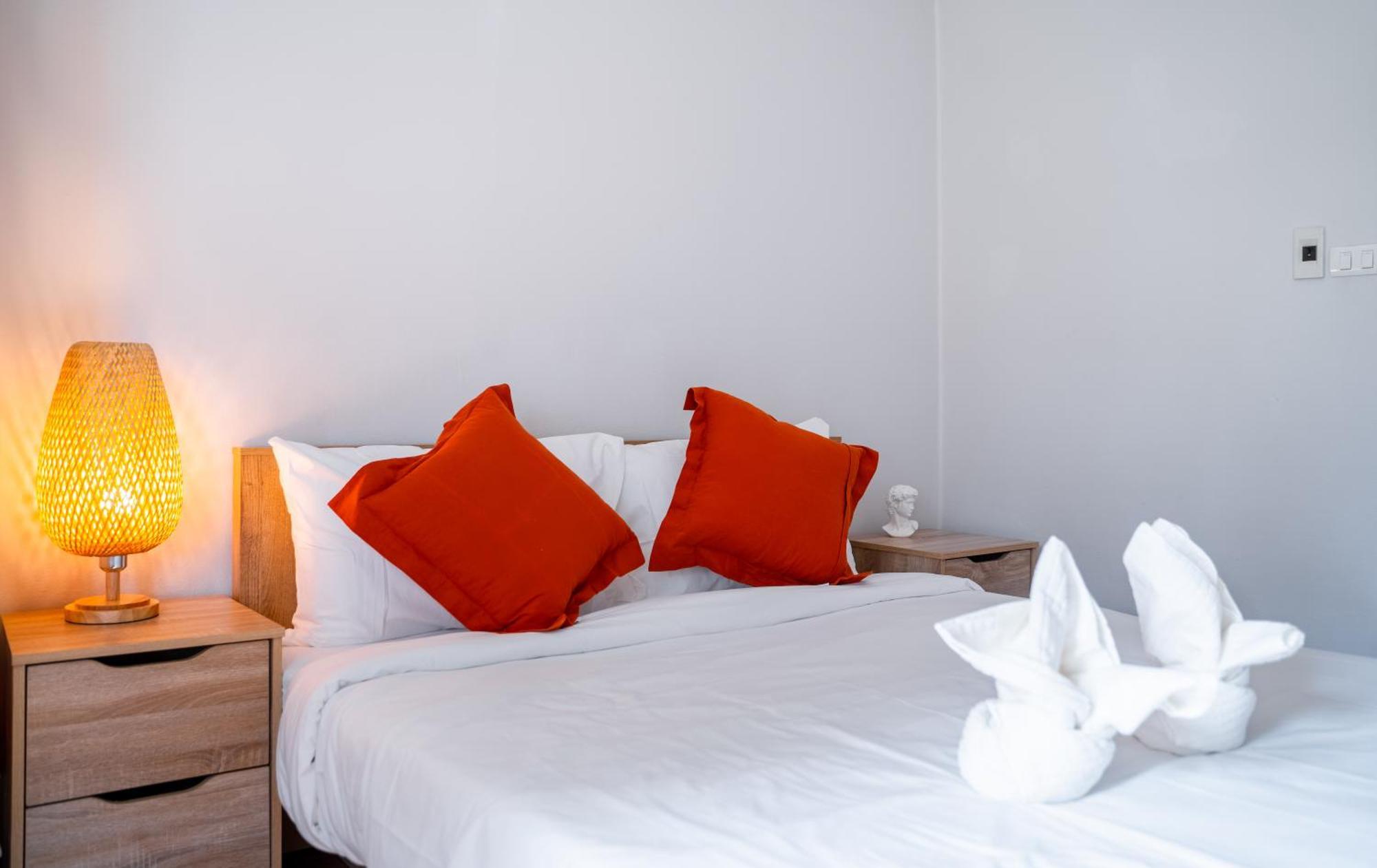 5 Star Spacious & Bright 4br House With Cinema * Bangkok