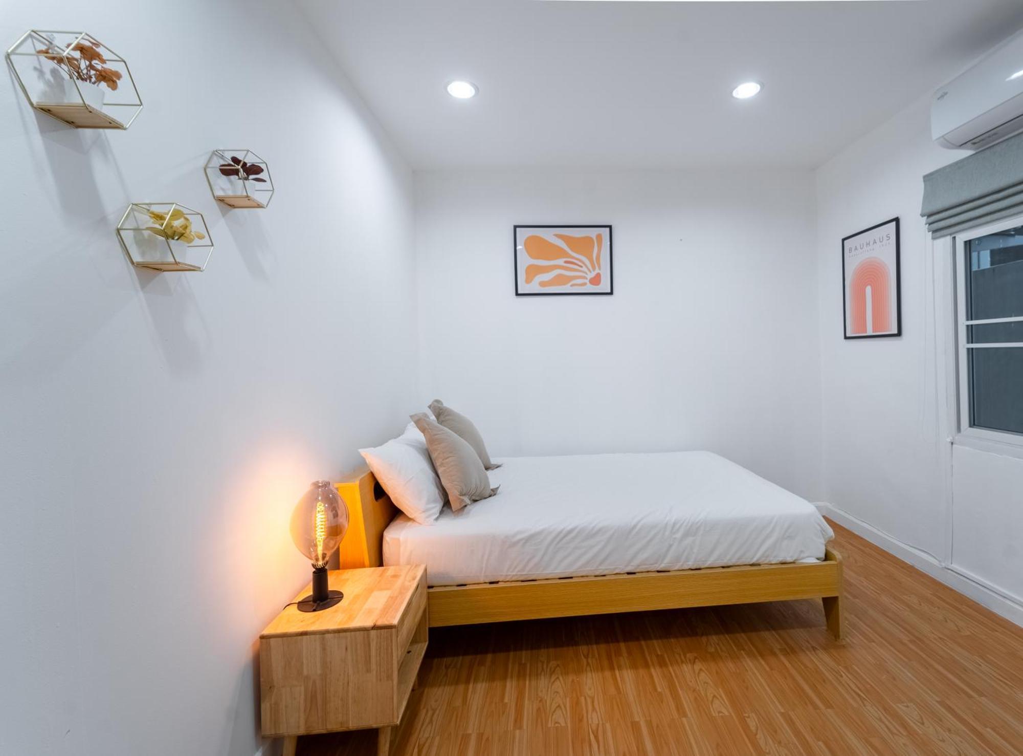 5 Star Spacious & Bright 4br House With Cinema Holiday home
