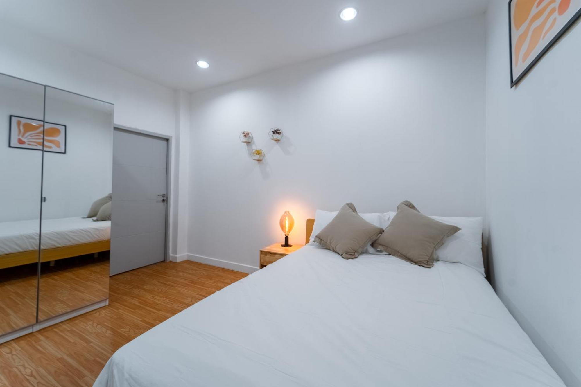 5 Star Spacious & Bright 4br House With Cinema