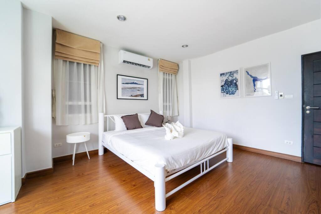 5 Star Spacious & Bright 4br House With Cinema * Bangkok