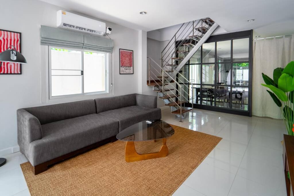 Holiday home 5 Star Spacious & Bright 4br House With Cinema Bangkok