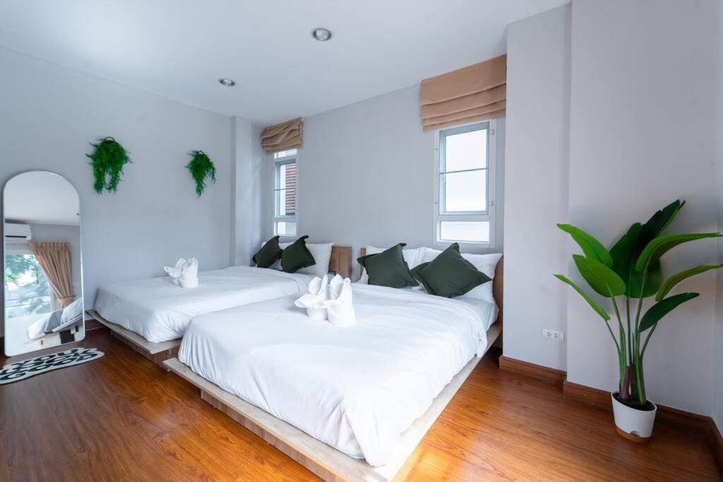 5 Star Spacious & Bright 4br House With Cinema * Bangkok