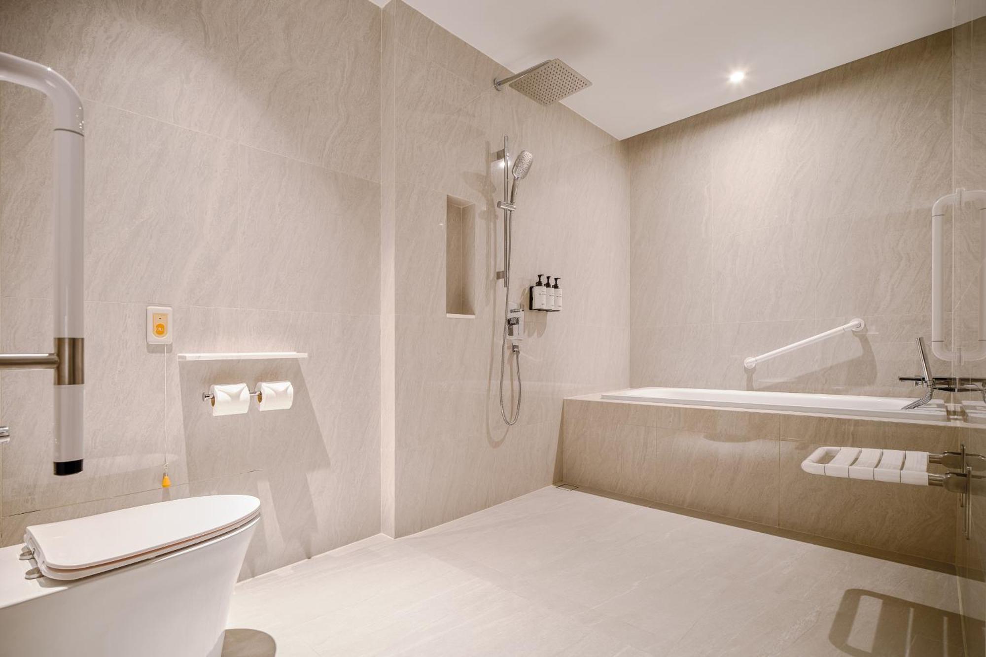 Intercontinental Sukhumvit By Ihg Hotel