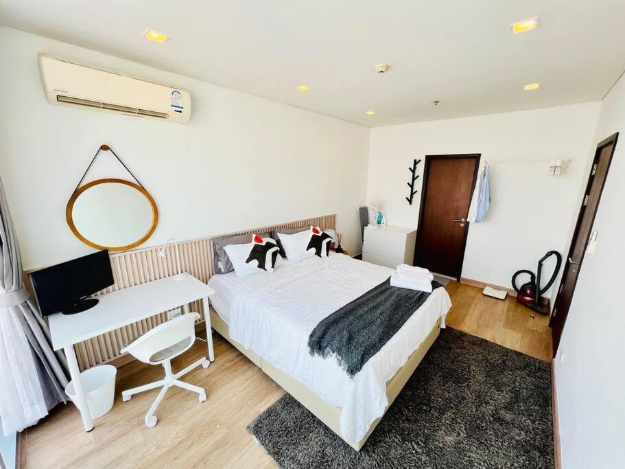 New Cozy 2bed 200m Bts Phrakhanong, 10min Thonglor Ekkamai Apartment