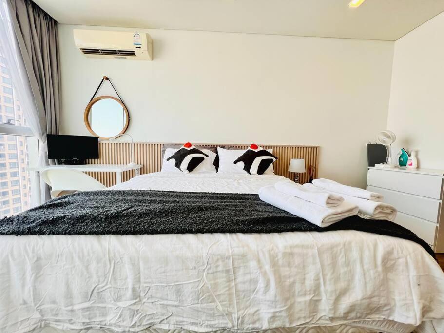 Apartment New Cozy 2bed 200m Bts Phrakhanong, 10min Thonglor Ekkamai *