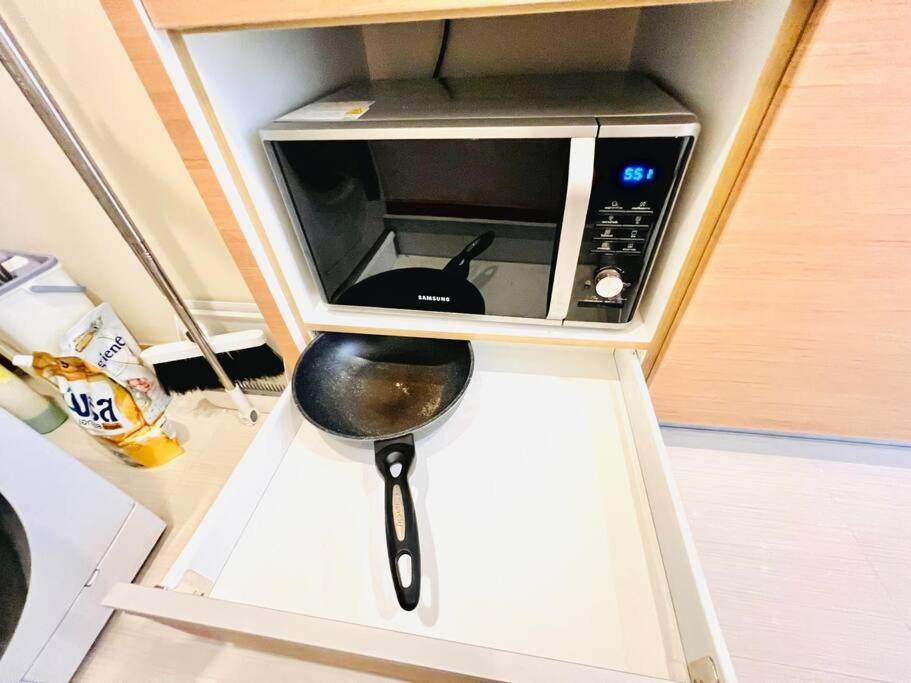 New Cozy 2bed 200m Bts Phrakhanong, 10min Thonglor Ekkamai Apartment Bangkok