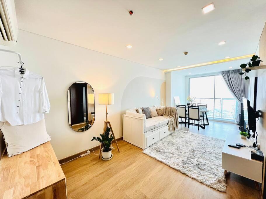 New Cozy 2bed 200m Bts Phrakhanong, 10min Thonglor Ekkamai Apartment Bangkok