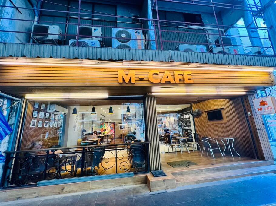 New Cozy 2bed 200m Bts Phrakhanong, 10min Thonglor Ekkamai Apartment *