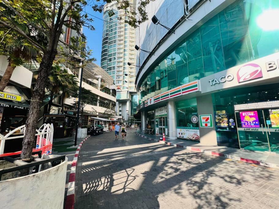 New Cozy 2bed 200m Bts Phrakhanong, 10min Thonglor Ekkamai Apartment