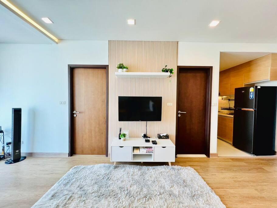 New Cozy 2bed 200m Bts Phrakhanong, 10min Thonglor Ekkamai Bangkok