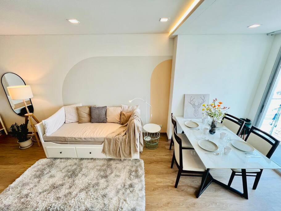 New Cozy 2bed 200m Bts Phrakhanong, 10min Thonglor Ekkamai *