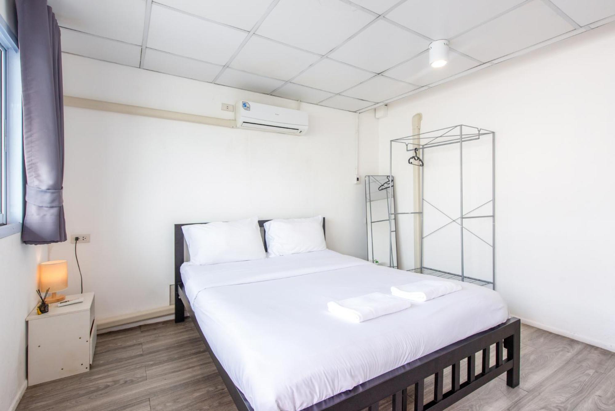 Piccolo Sukhumvit Hostel- Self Check-in After 6 Pm Auberge de jeunesse