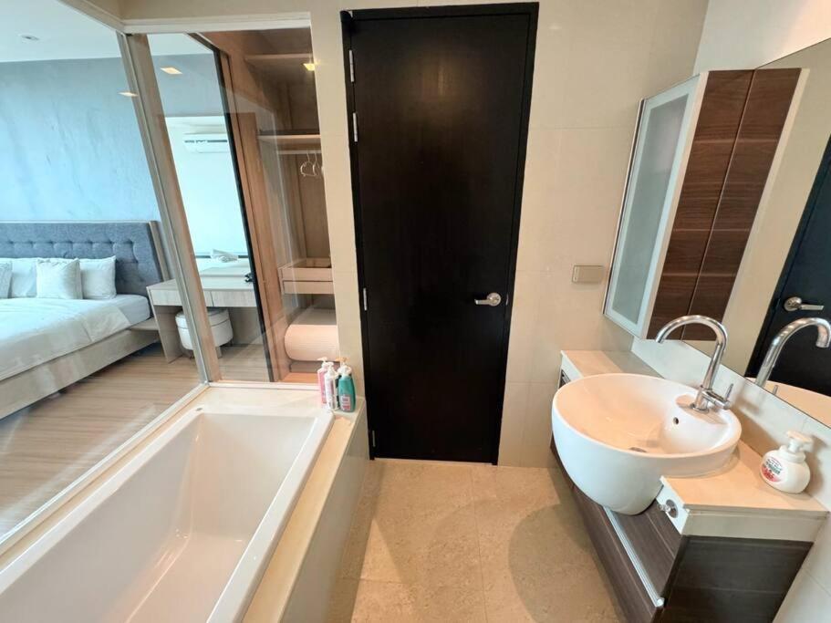 Apartamento S69-新房特惠 巿中心 1bed Bts Phra Khanong Swim Gym Bangkok