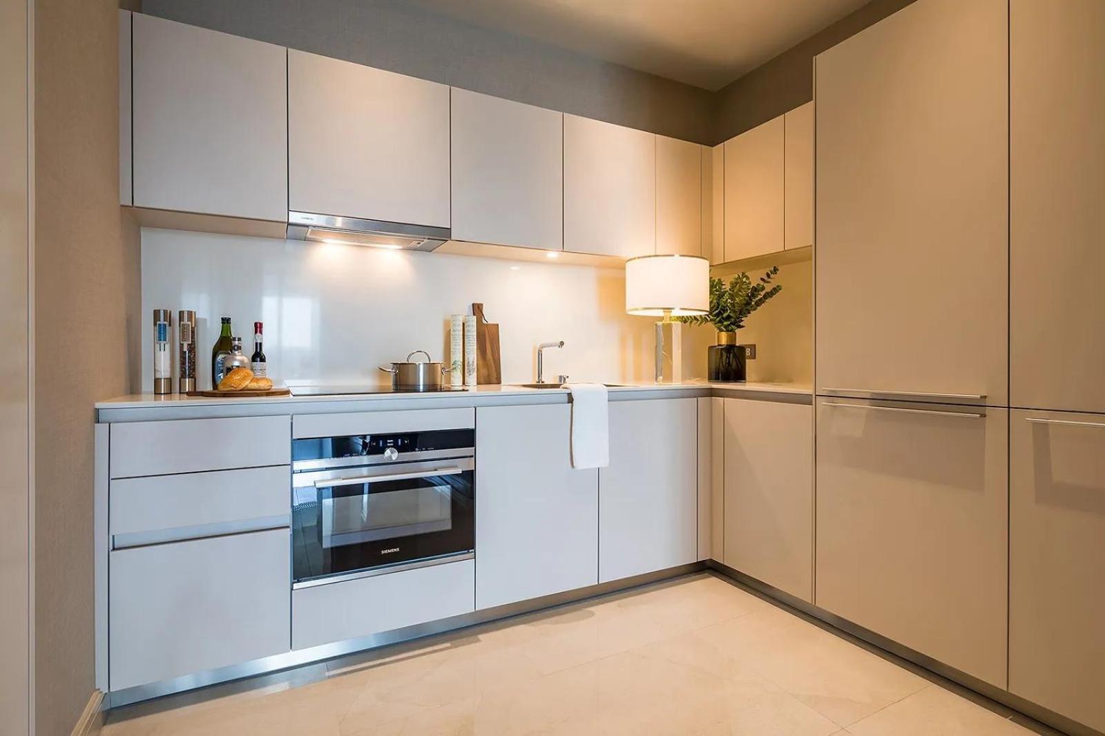Luxury Waldorf Astoria Residences Large 85 Sqm High Floor Apartemen Bangkok
