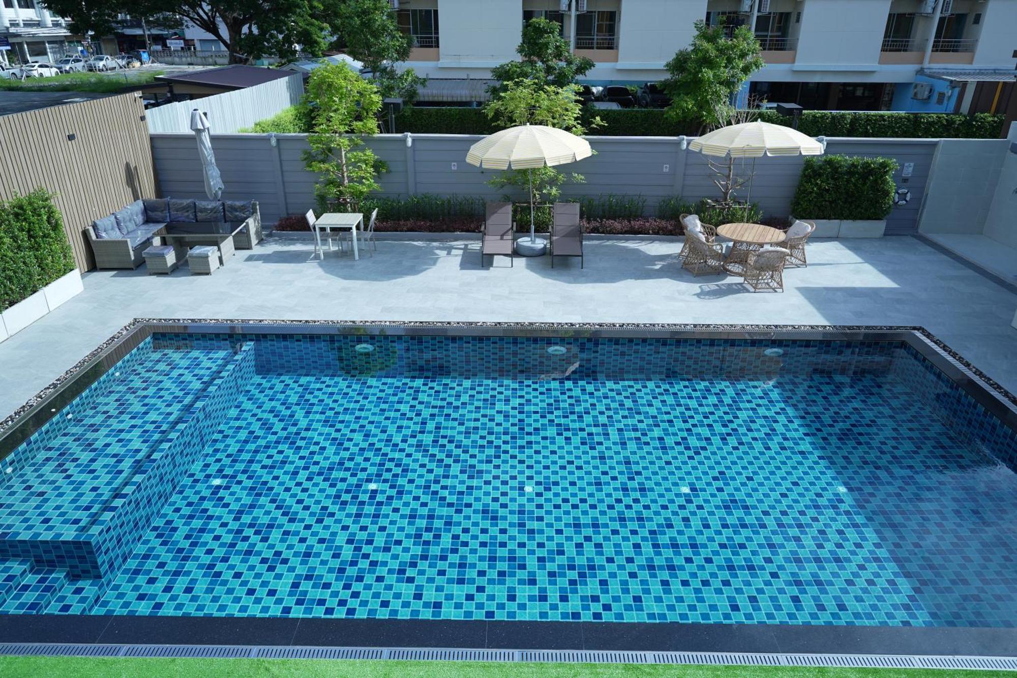 Hotel Three Seasons