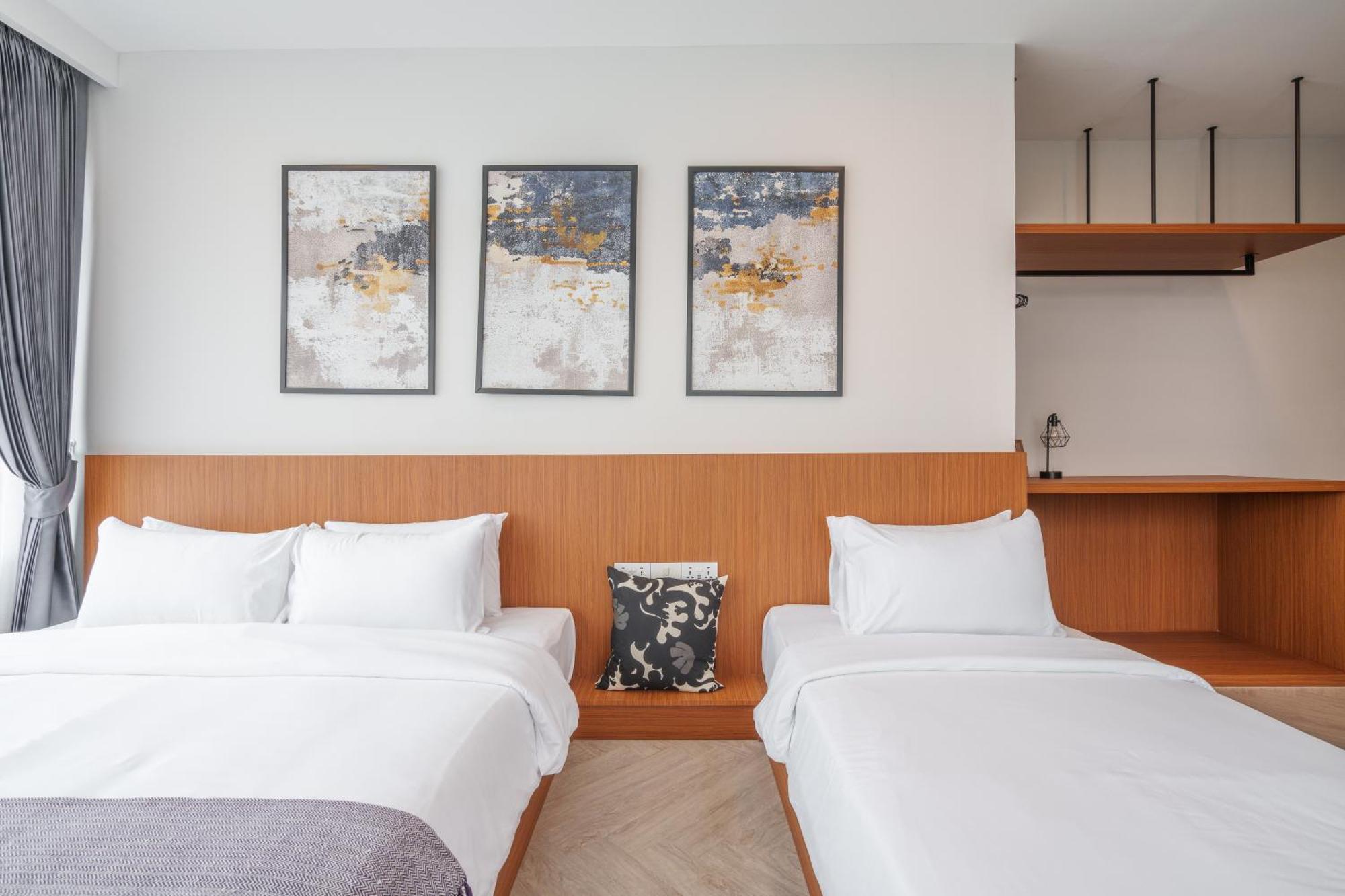 Triple Four Apartment