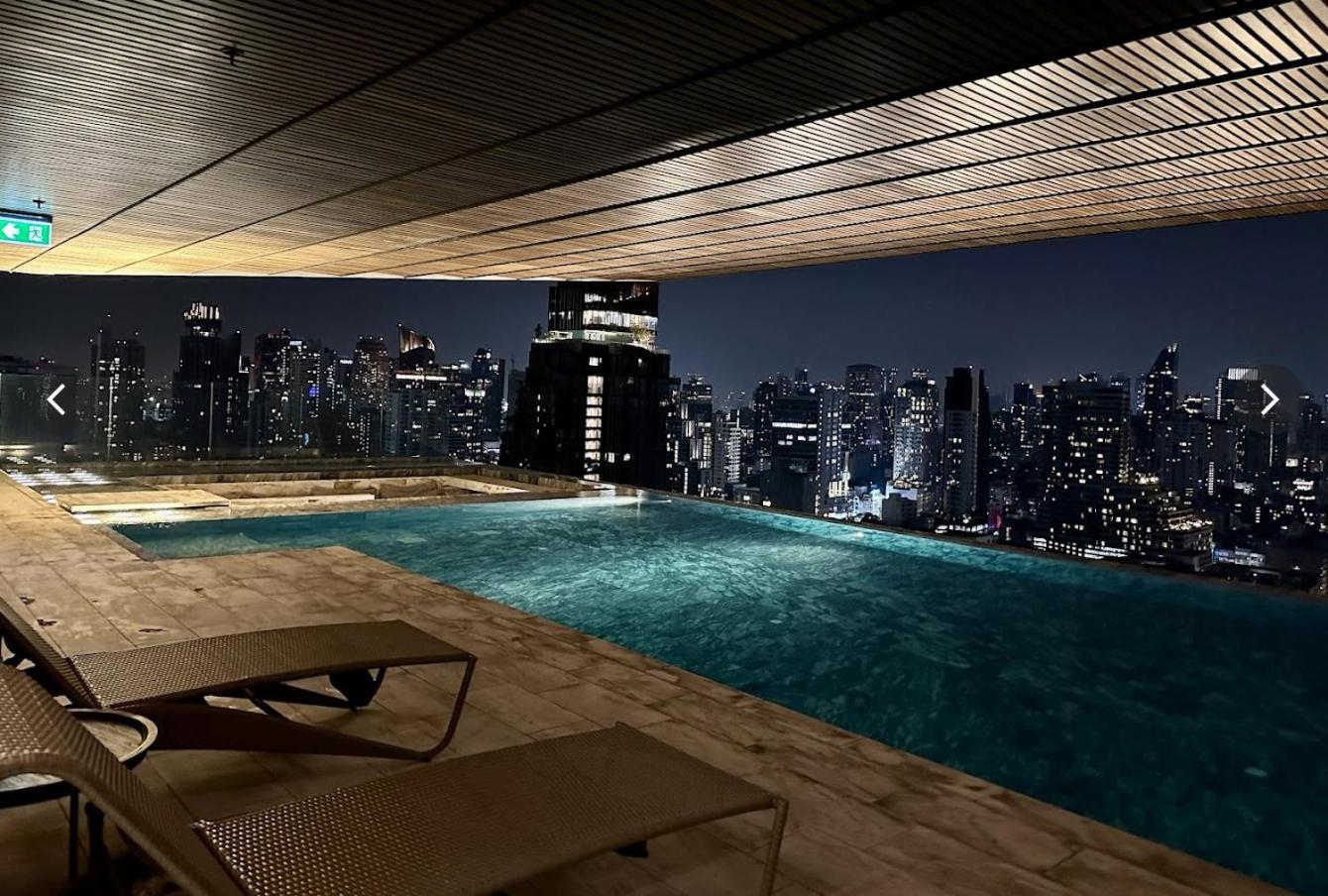 Infinity Pool With Skylines *