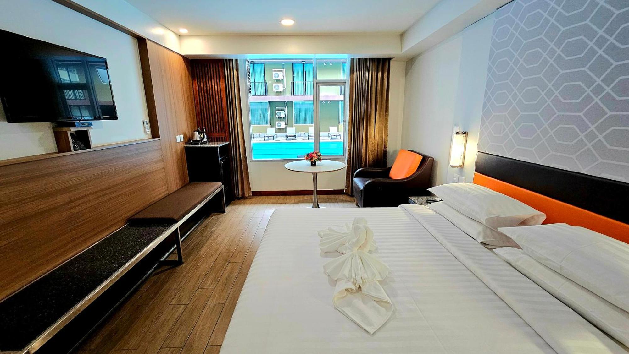 Dynasty Grande Hotel 4*