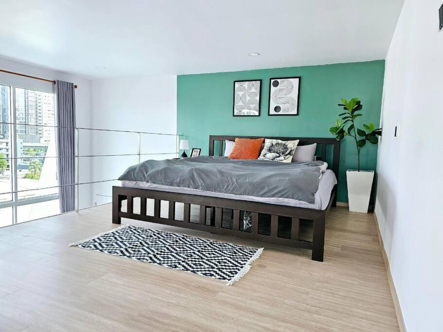 Midtown Duplex Ratchayothin 272 Banguecoque