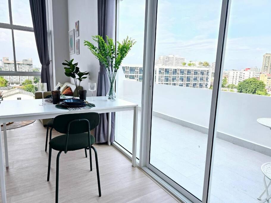 Midtown Duplex Ratchayothin 272 Banguecoque