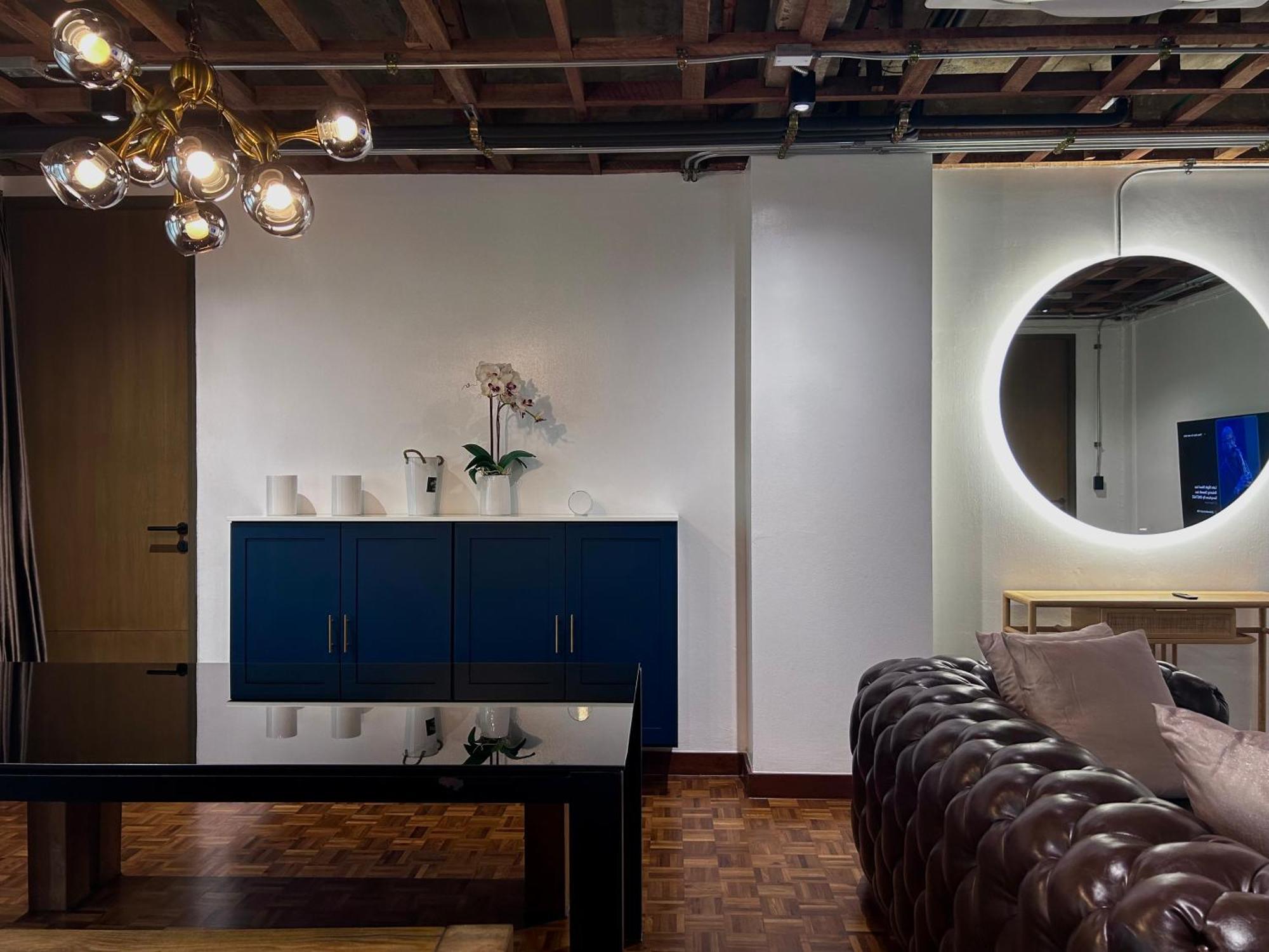 Apartment Brown Brick Thonglor - Blue Blueberry